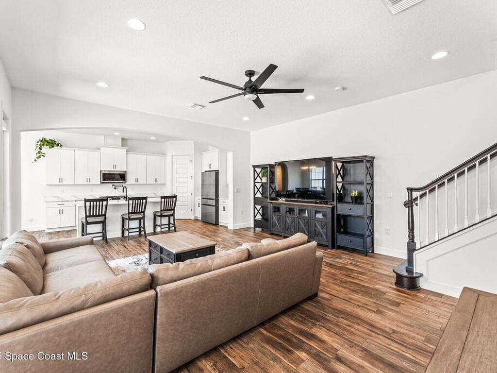 8476 Lyside Drive, Melbourne, FL 32940