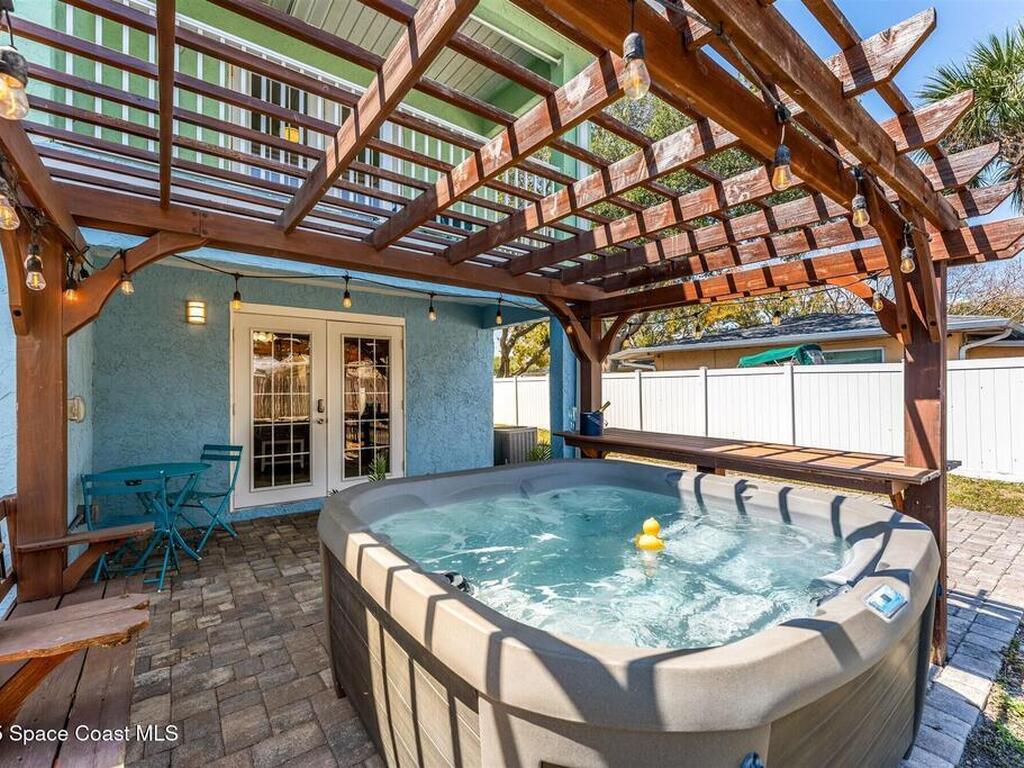 422 Jefferson Avenue, Cape Canaveral, FL 32920