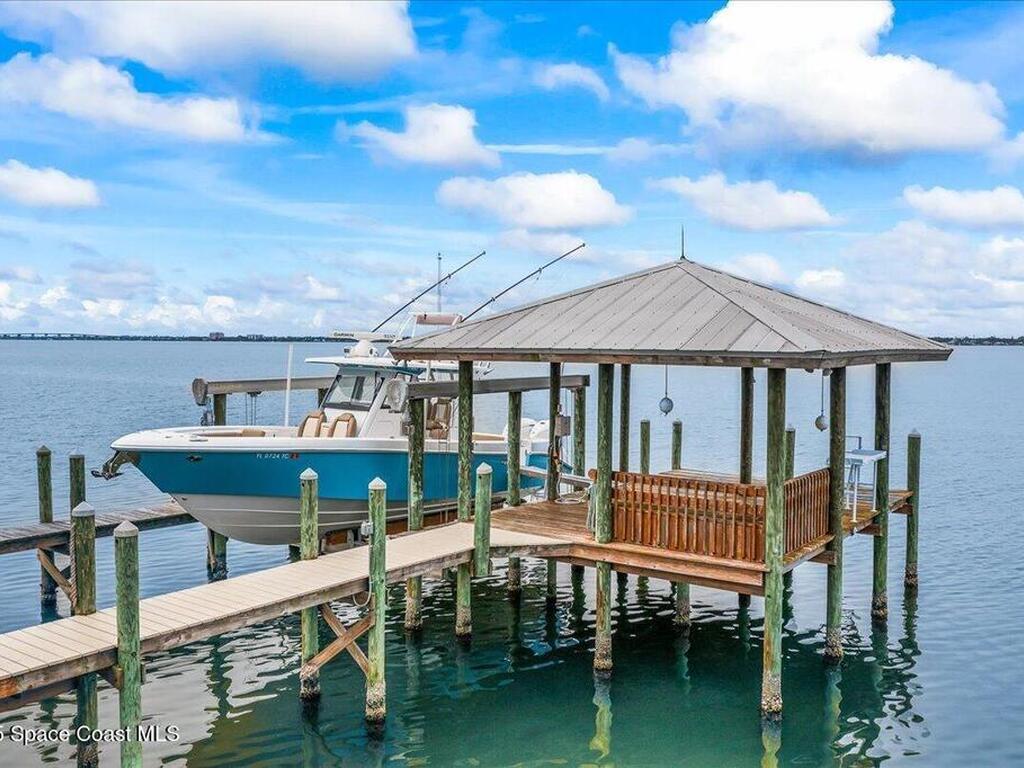 10710 S Tropical Trail, Merritt Island, FL 32952