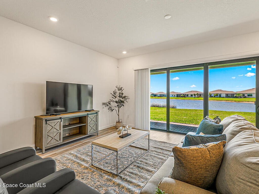 8474 Alister Drive, Melbourne, FL 32940