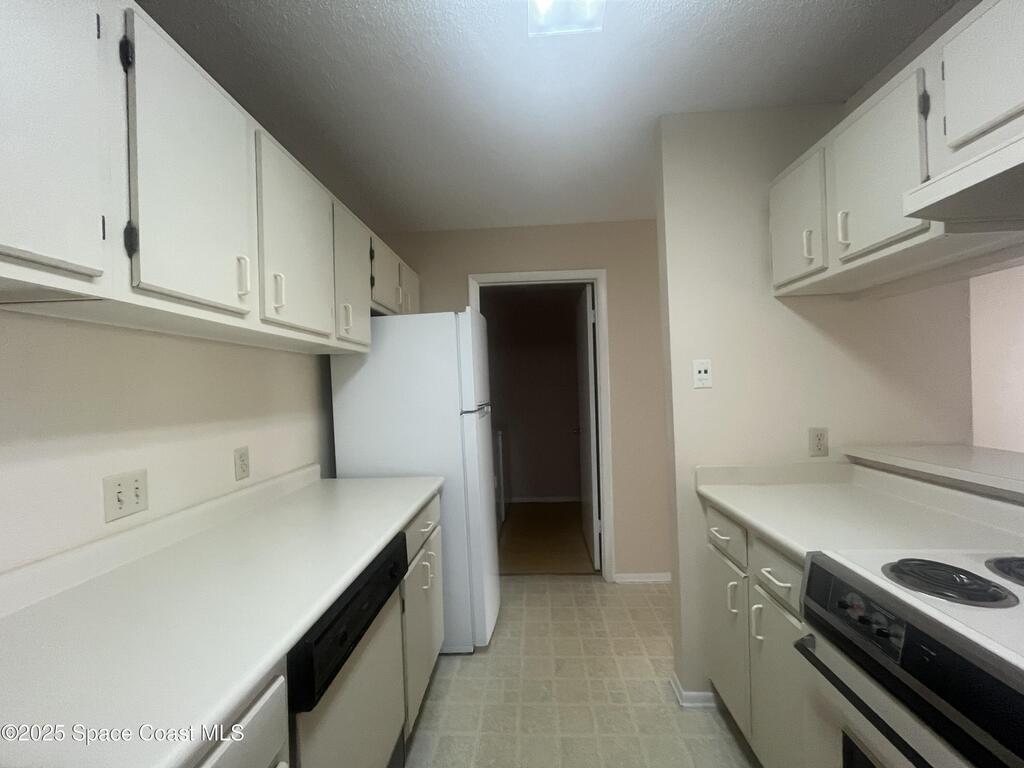 225 S Tropical Trail, Merritt Island, FL 32952