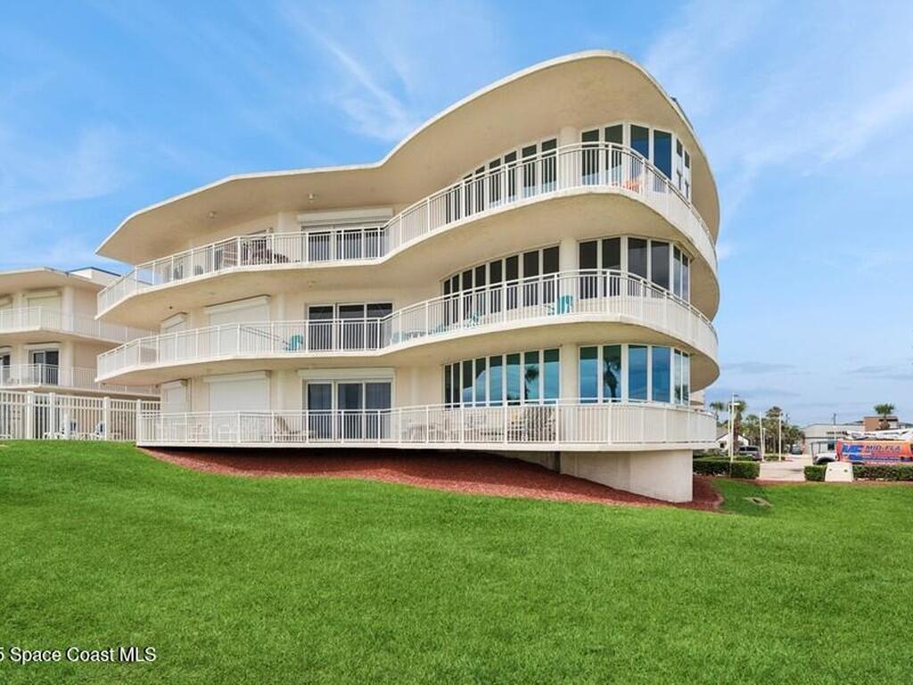 601 N Miramar Avenue, Indialantic, FL 32903