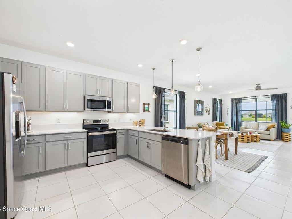 1563 Great Belt Circle, Melbourne, FL 32940