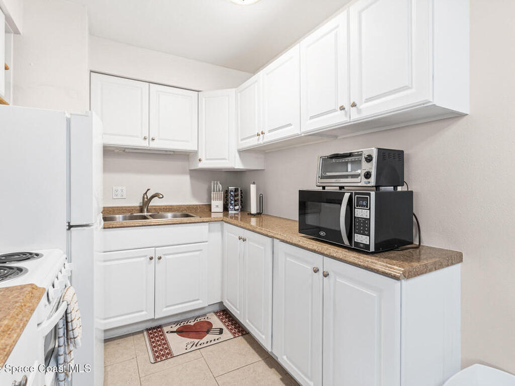 7515 Ridgewood Avenue, Cape Canaveral, FL 32920