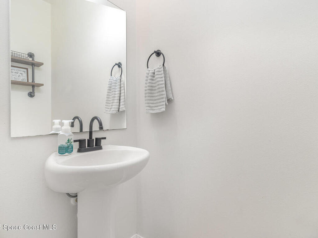 2039 Snapdragon Drive, Palm Bay, FL 32907