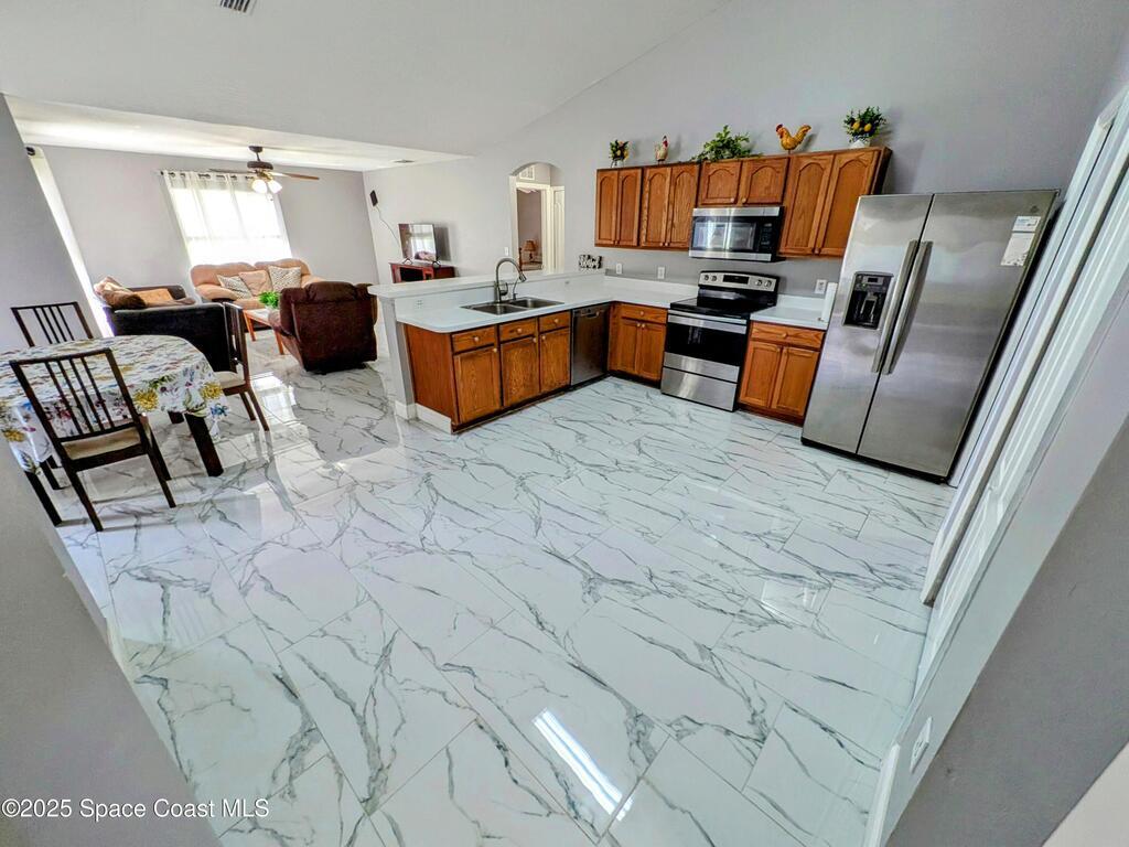 872 Ravenswood Street, Palm Bay, FL 32909