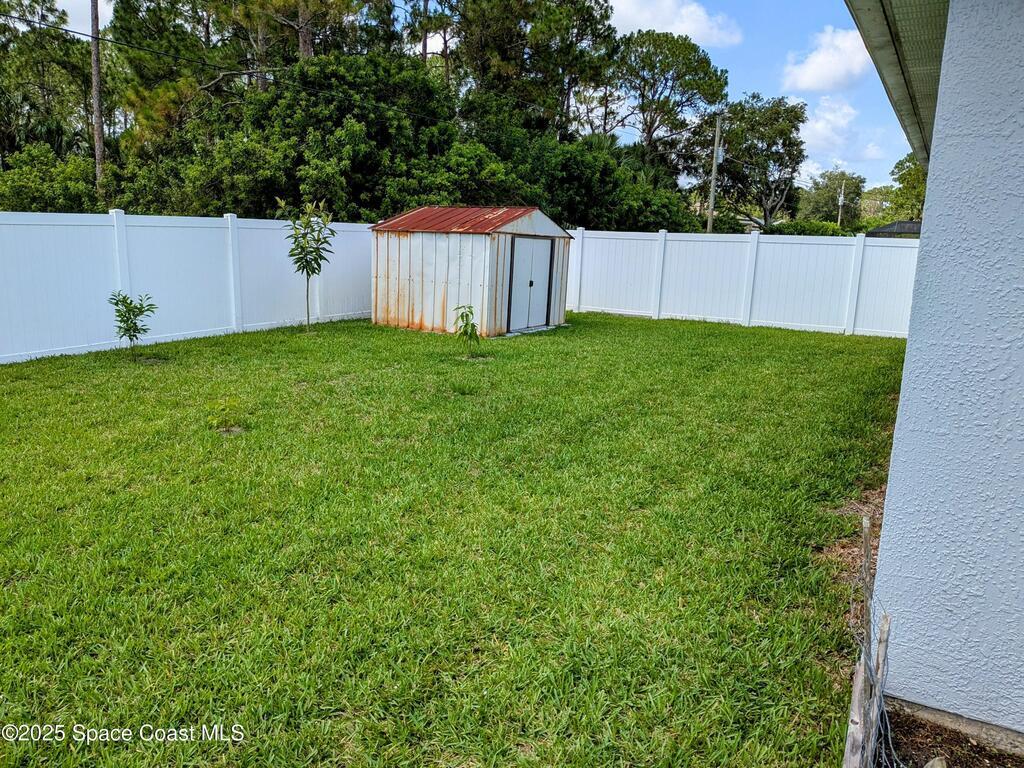 872 Ravenswood Street, Palm Bay, FL 32909
