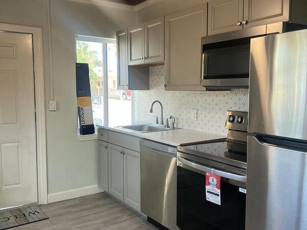 6409 Ridgewood Avenue, Cocoa Beach, FL 32931