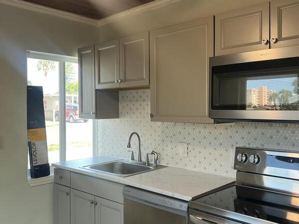 6409 Ridgewood Avenue, Cocoa Beach, FL 32931