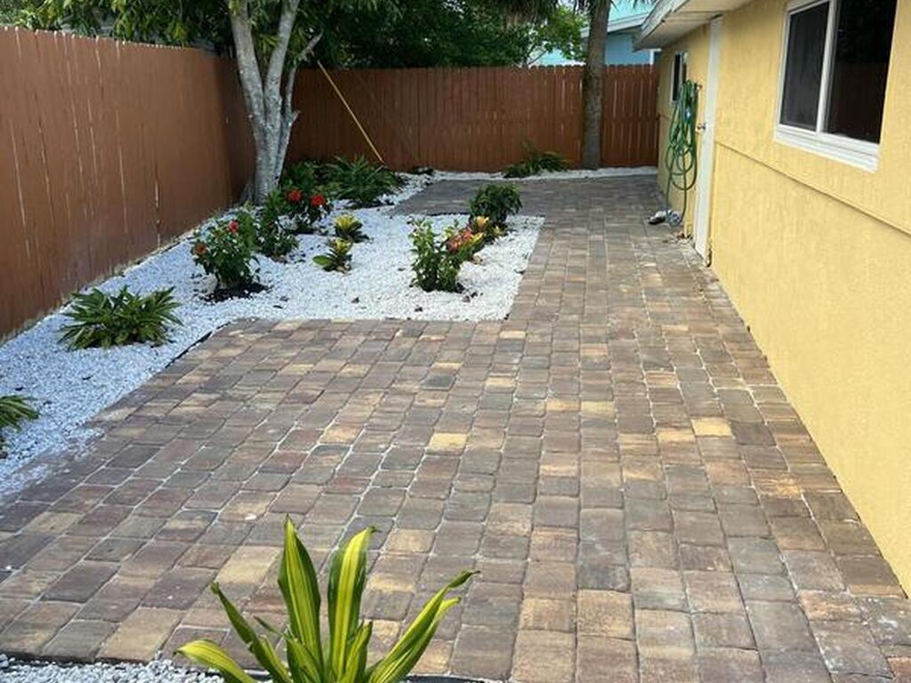 6409 Ridgewood Avenue, Cocoa Beach, FL 32931