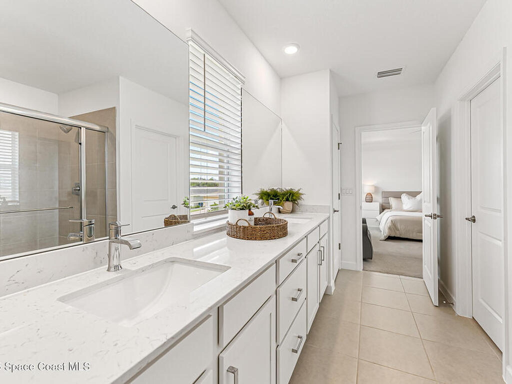 743 Veridian Circle, Palm Bay, FL 32907