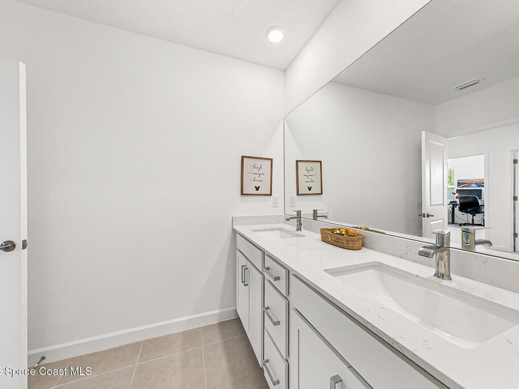 743 Veridian Circle, Palm Bay, FL 32907