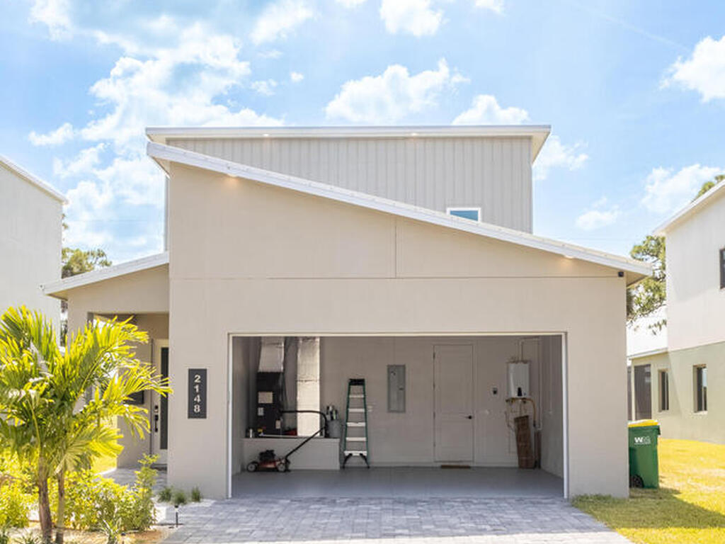 2148 Country Club Road, Melbourne, FL 32901