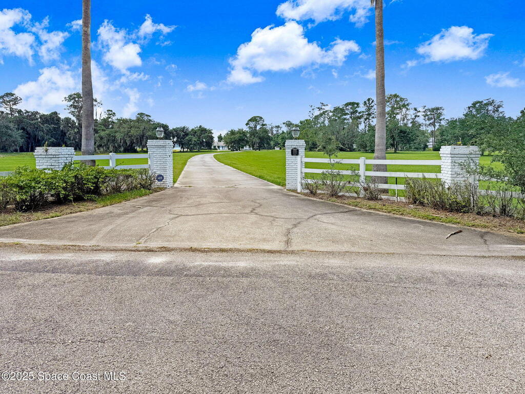 5150 Gentry Oaks Place, St. Cloud, FL 34772