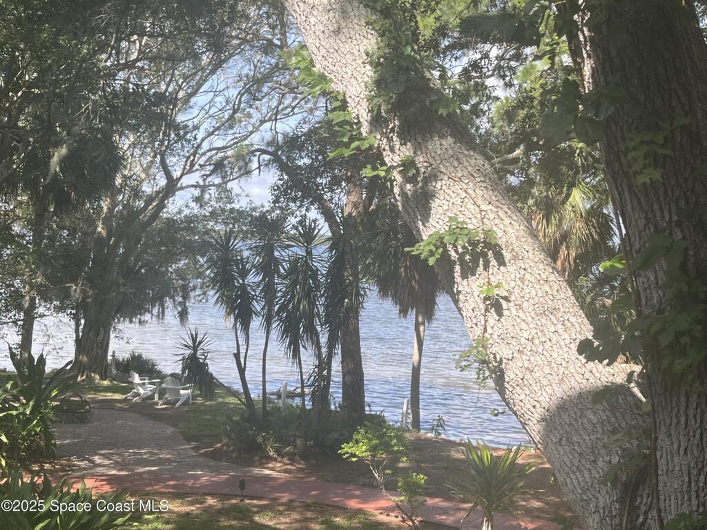 225 S Tropical Trail, Merritt Island, FL 32952