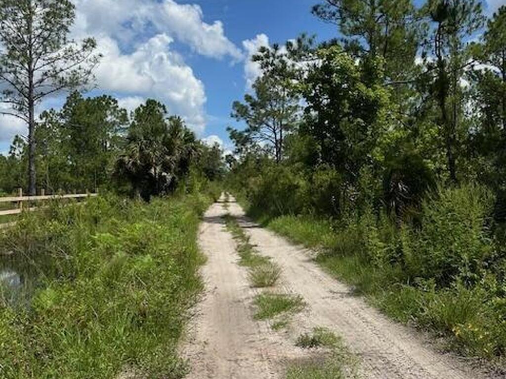 0000 D Johnson, Mims, FL 32754
