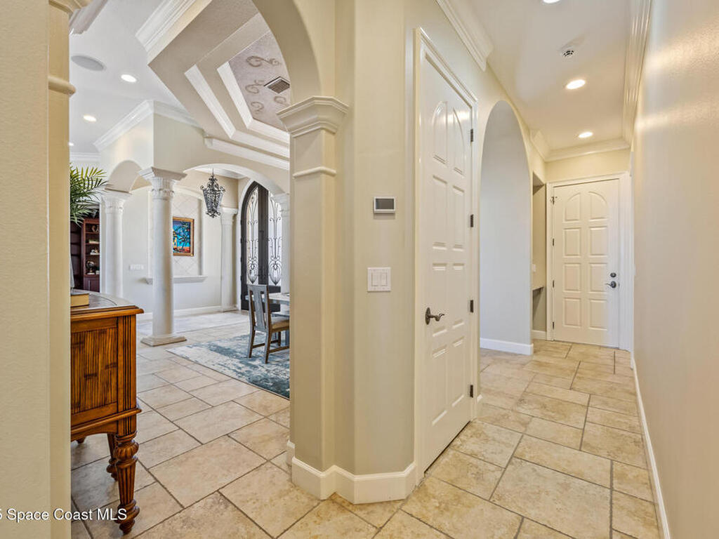 671 Indian River Drive, Melbourne, FL 32935