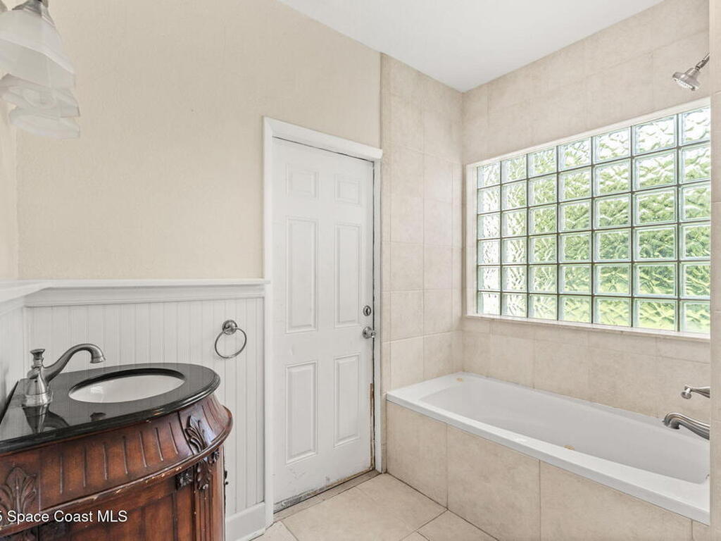1254 Lynne Drive, Merritt Island, FL 32952