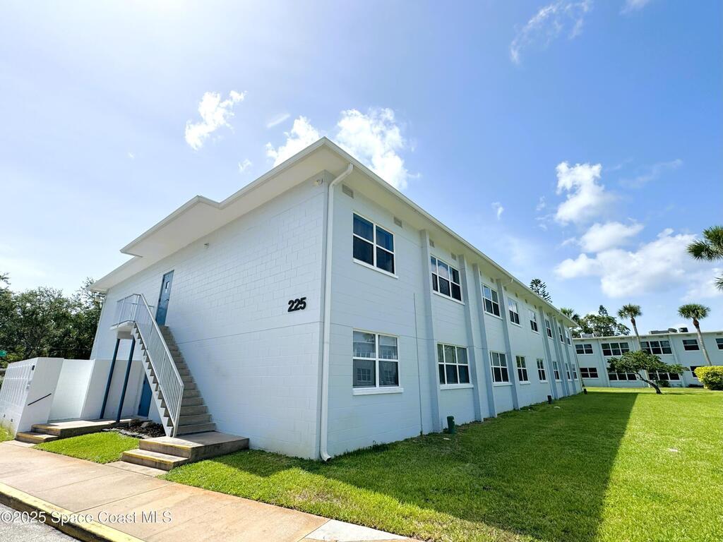 225 Buccaneer Avenue, Merritt Island, FL 32952