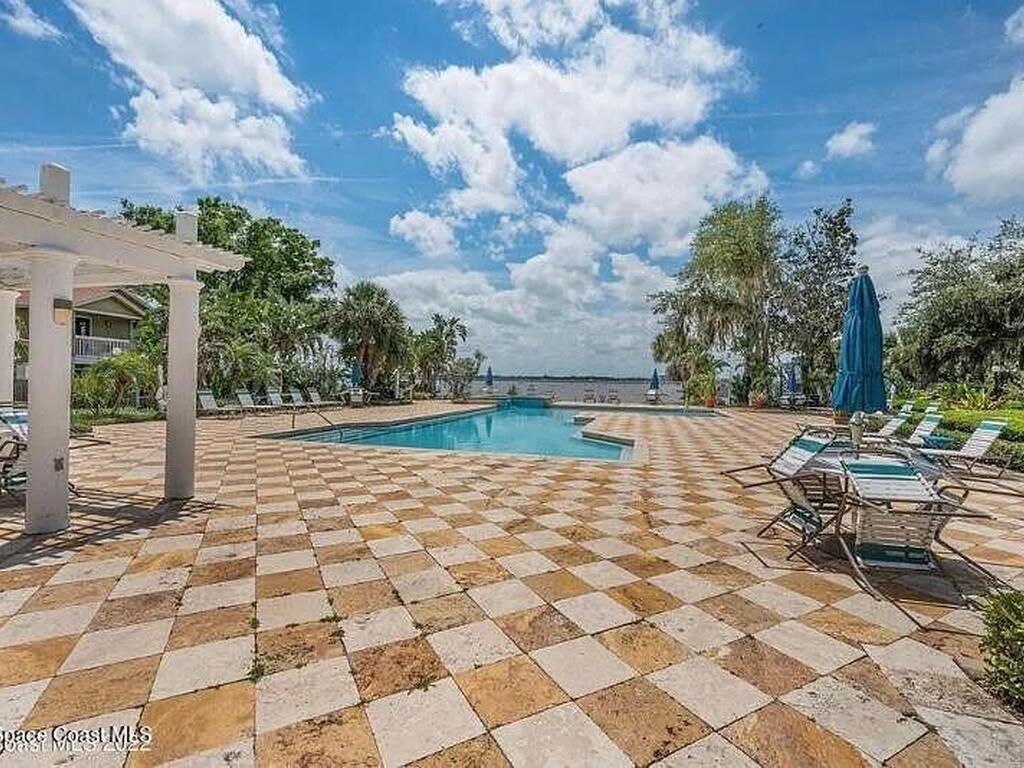 225 S Tropical Trail, Merritt Island, FL 32952