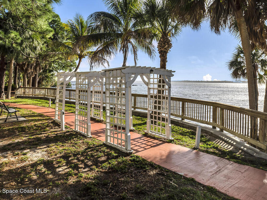 225 S Tropical Trail, Merritt Island, FL 32952