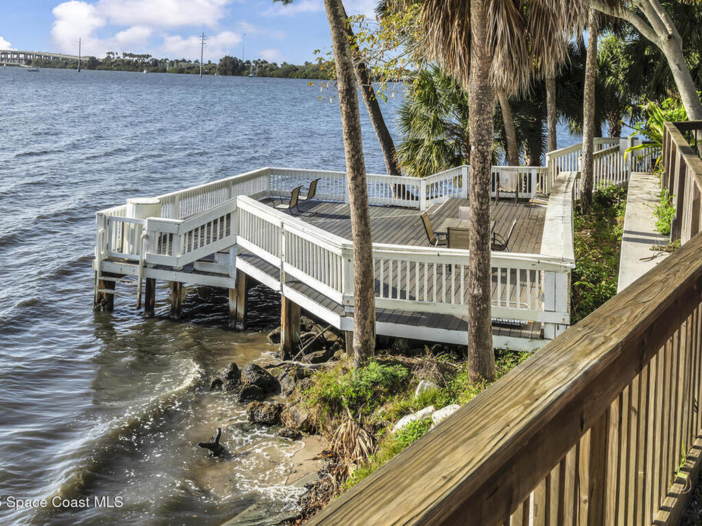 225 S Tropical Trail, Merritt Island, FL 32952
