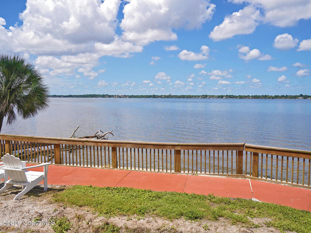 225 S Tropical Trail, Merritt Island, FL 32952