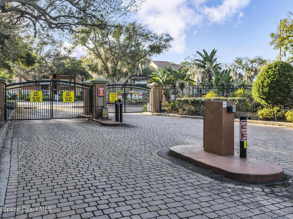 225 S Tropical Trail, Merritt Island, FL 32952