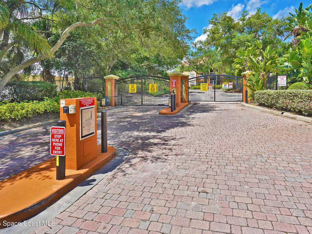 225 S Tropical Trail, Merritt Island, FL 32952
