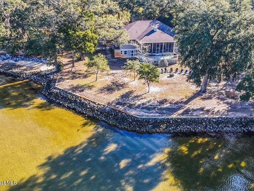 449 S Garcon Point Road, Milton, FL 32583