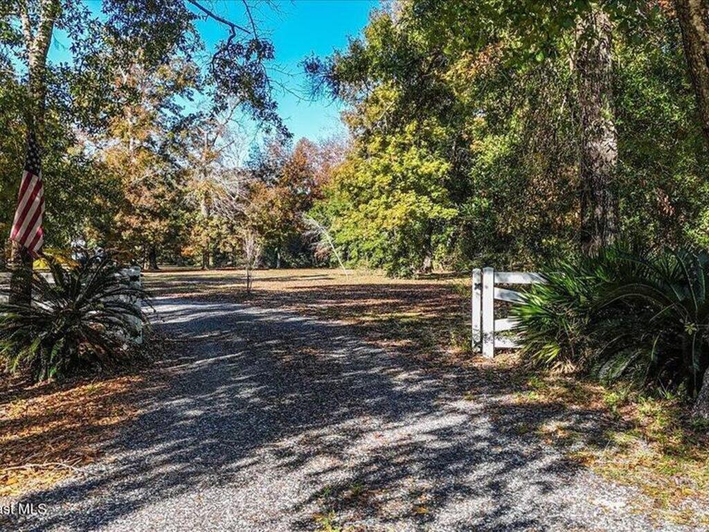 449 S Garcon Point Road, Milton, FL 32583