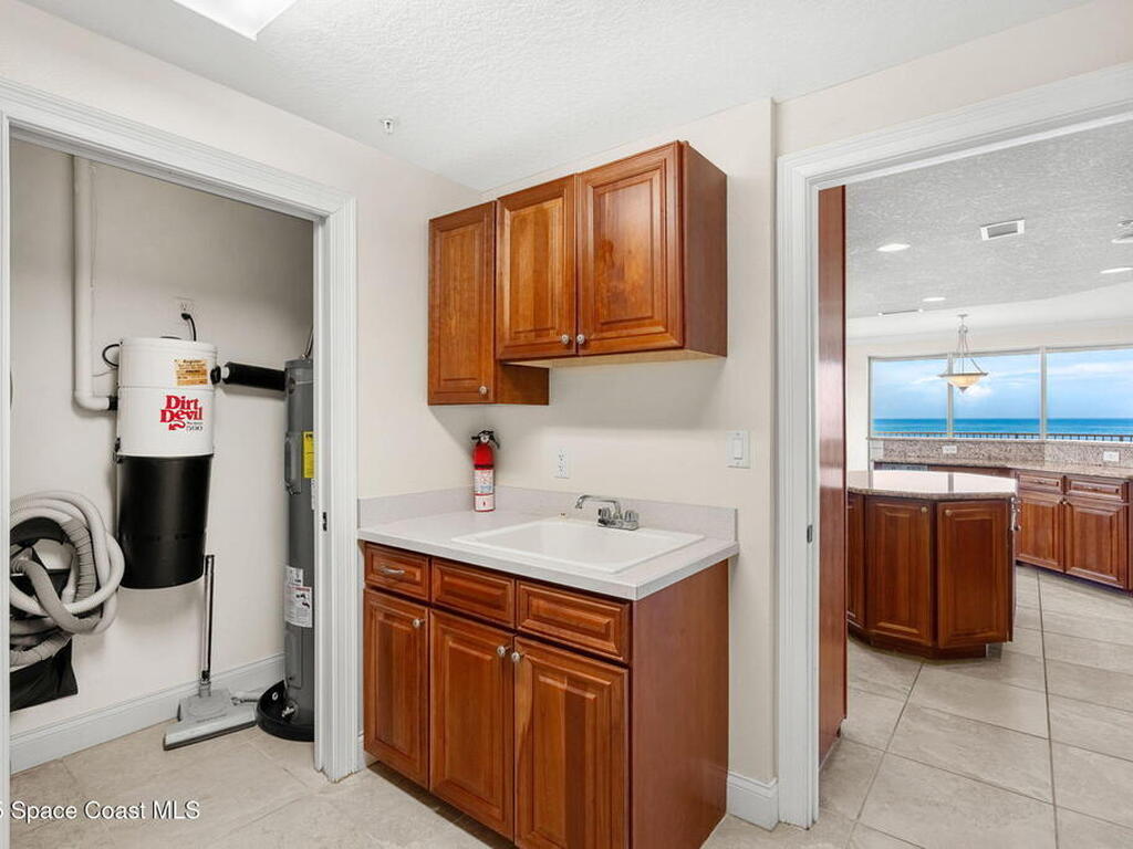 225 N Atlantic Avenue, Cocoa Beach, FL 32931