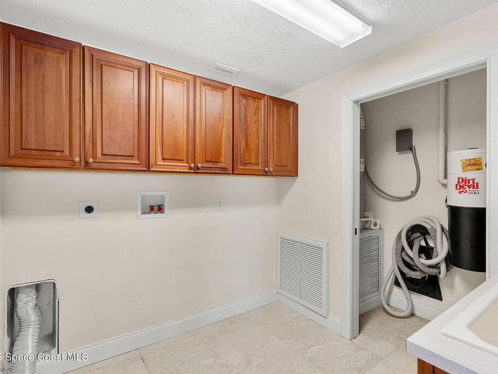 225 N Atlantic Avenue, Cocoa Beach, FL 32931