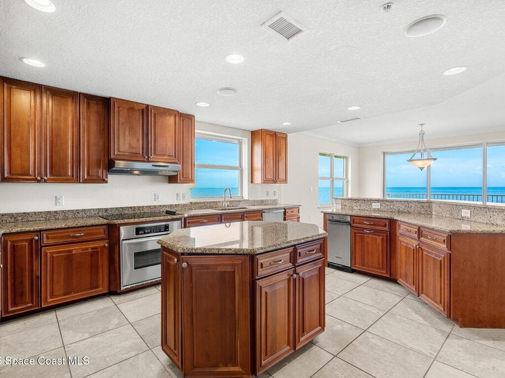 225 N Atlantic Avenue, Cocoa Beach, FL 32931