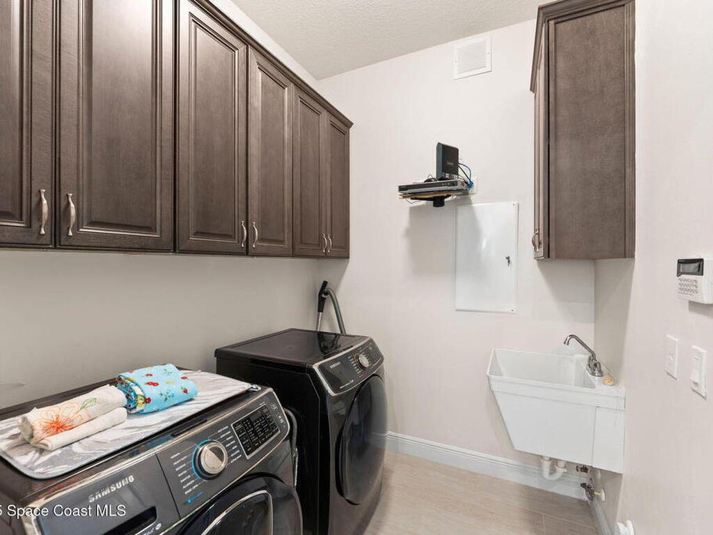 210 Milford Point Drive, Merritt Island, FL 32952