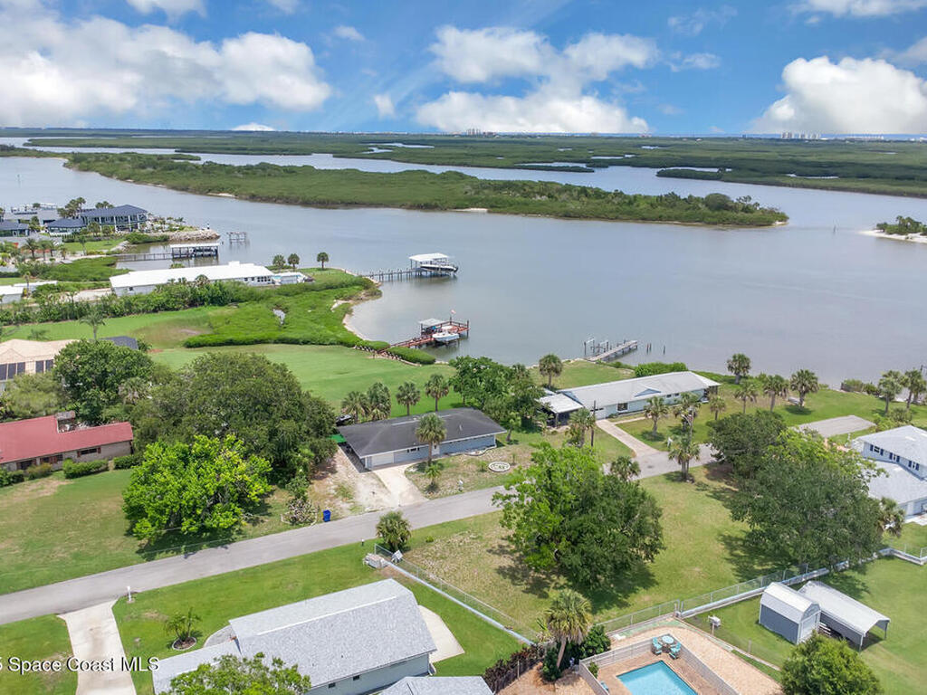 203 Parkwood Lane, Edgewater, FL 32132