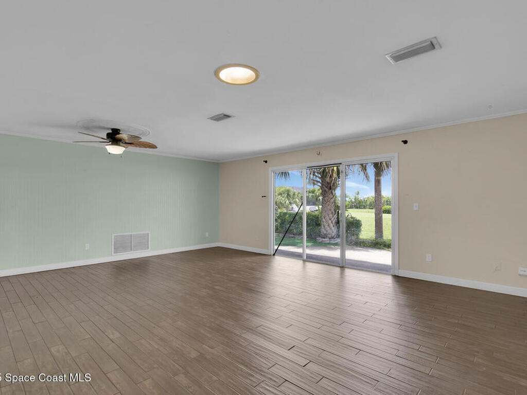 203 Parkwood Lane, Edgewater, FL 32132