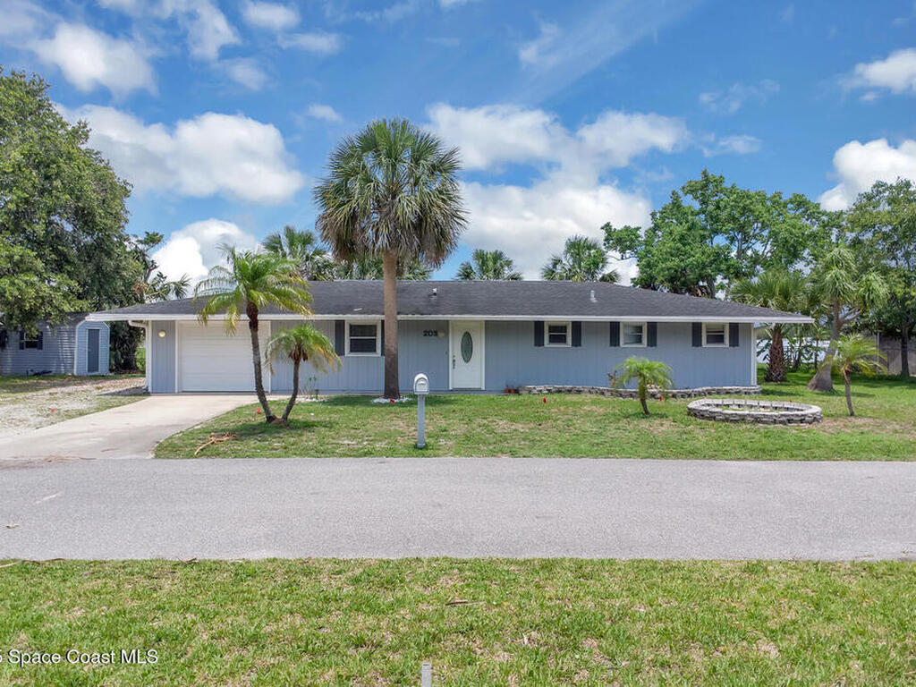 203 Parkwood Lane, Edgewater, FL 32132