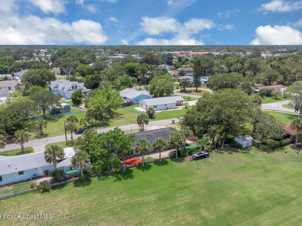 203 Parkwood Lane, Edgewater, FL 32132
