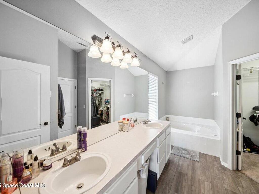 1236 Foxridge Place, Melbourne, FL 32940