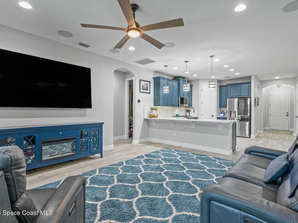 8038 Dobre Way, Melbourne, FL 32940