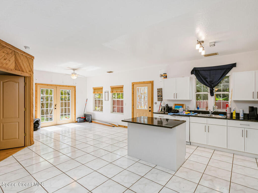 158 West Court, Melbourne, FL 32904