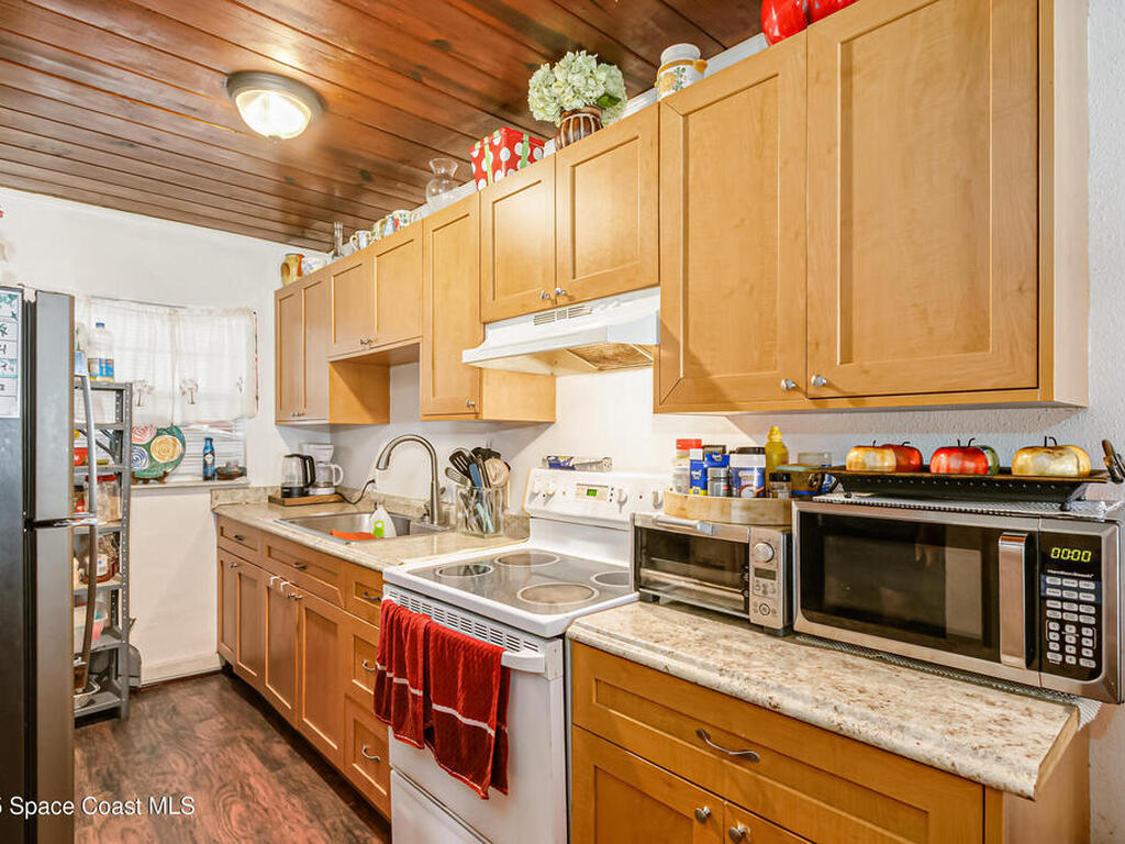 158 West Court, Melbourne, FL 32904