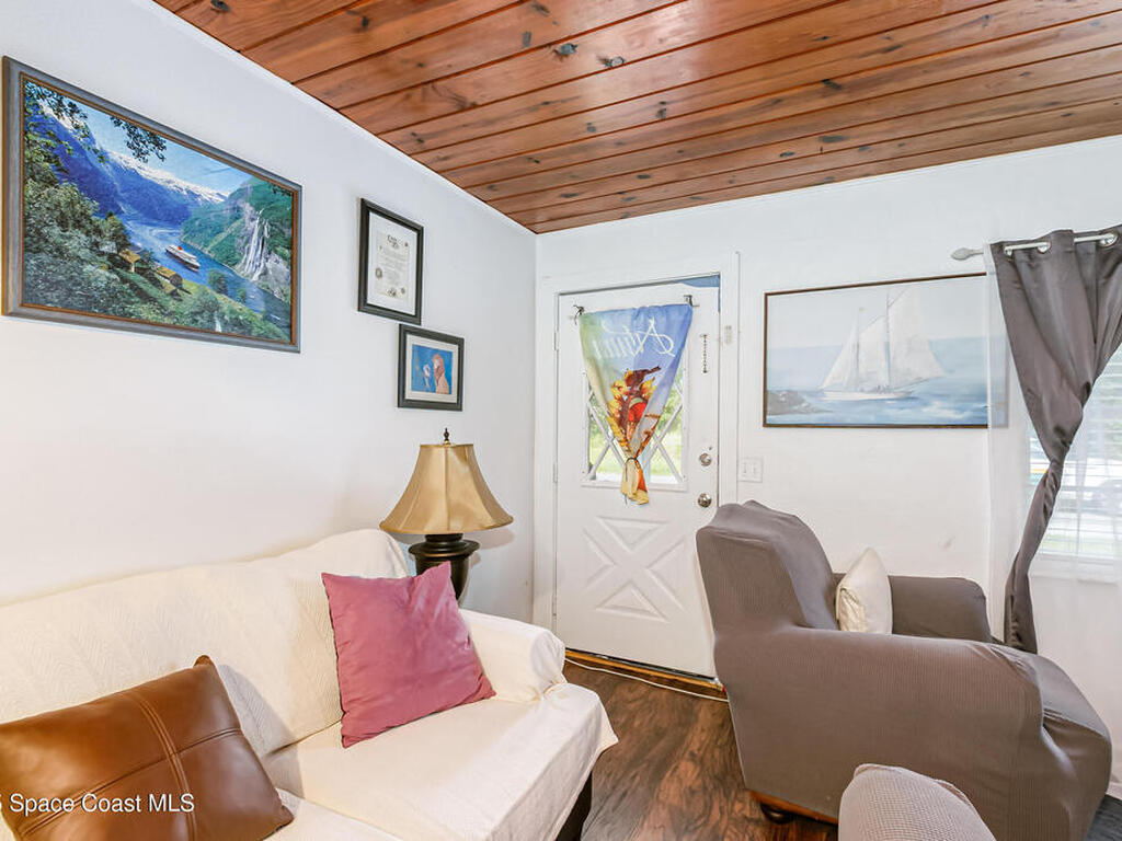 158 West Court, Melbourne, FL 32904