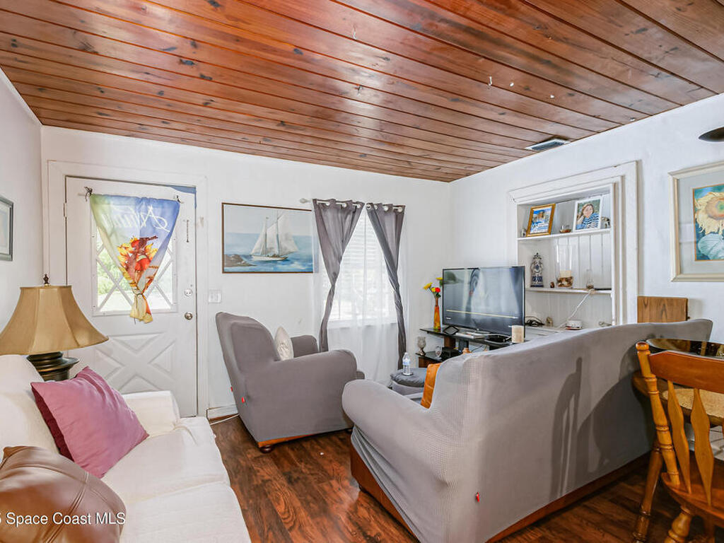 158 West Court, Melbourne, FL 32904