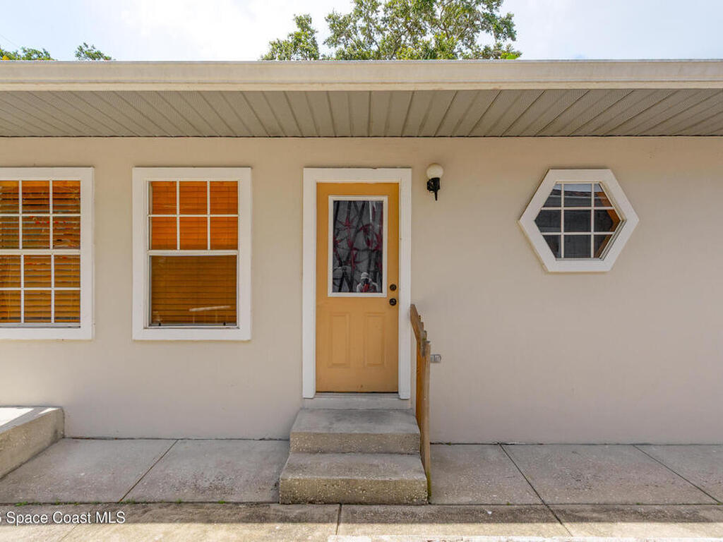 158 West Court, Melbourne, FL 32904