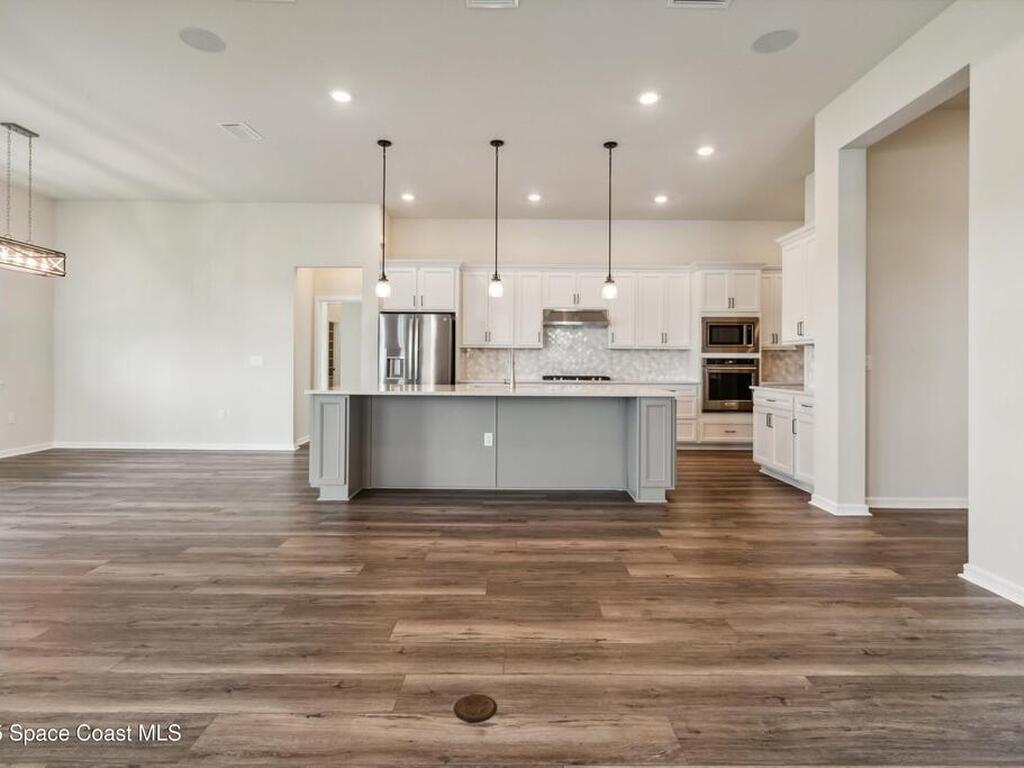 8969 Shoreline Avenue, Melbourne, FL 32940