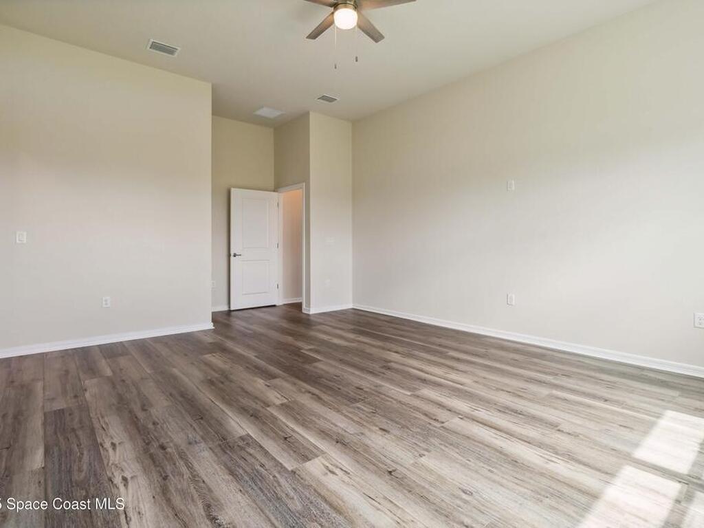 8969 Shoreline Avenue, Melbourne, FL 32940