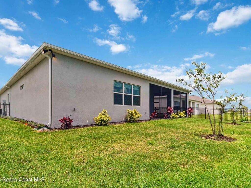 8969 Shoreline Avenue, Melbourne, FL 32940