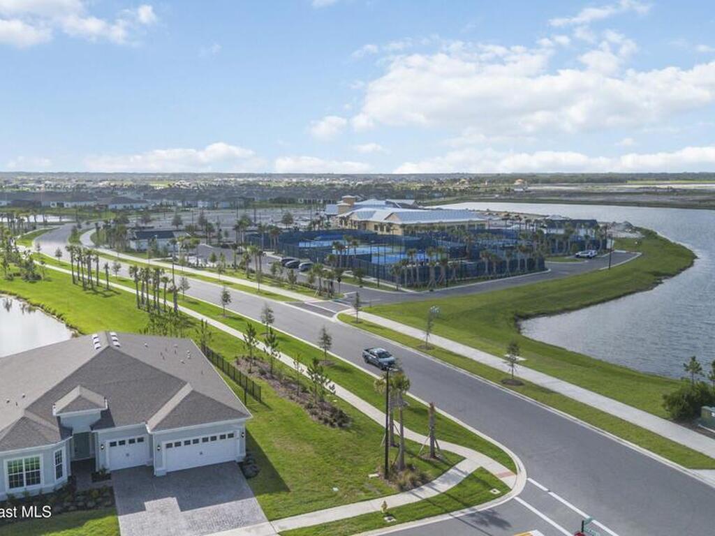 8969 Shoreline Avenue, Melbourne, FL 32940